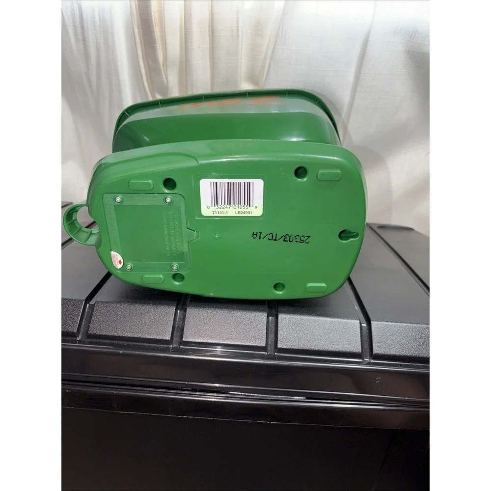 Scotts Wizz Hand Spreader for Seed Fertilizer & Ice Melt- Covers 2,500 Sq Ft NEW